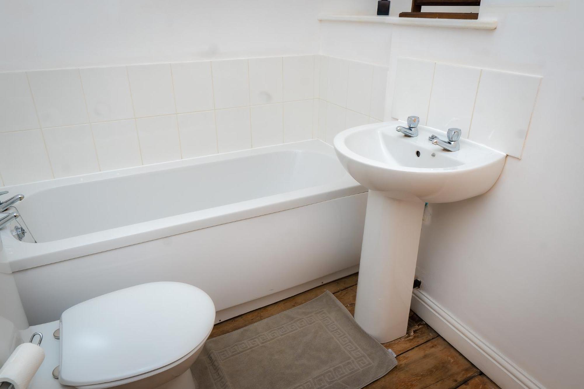 Hideout Manor - Jekyll & Hideout Villa York Bagian luar foto